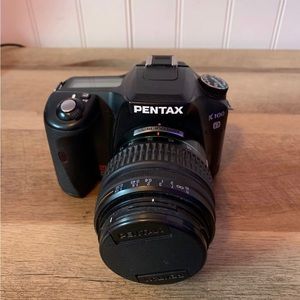 Pentax k100 D with Two Lens 18-55mm and 70-300 Telephoto Lens